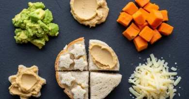 Składniki na zdrowe kanapki dla niemowląt: awokado, hummus, dynia, ser i chleb.